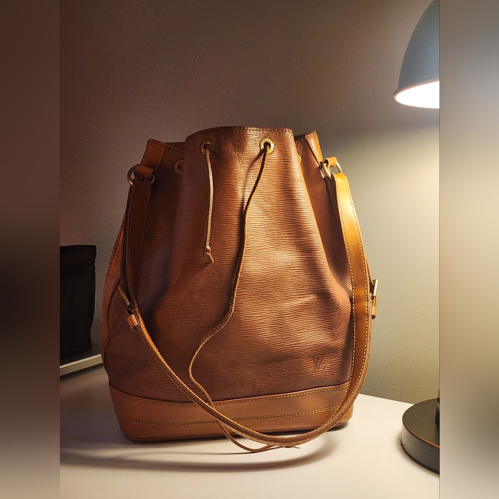 Louis Vuitton Brown Leather Drawstring Shoulder Bag